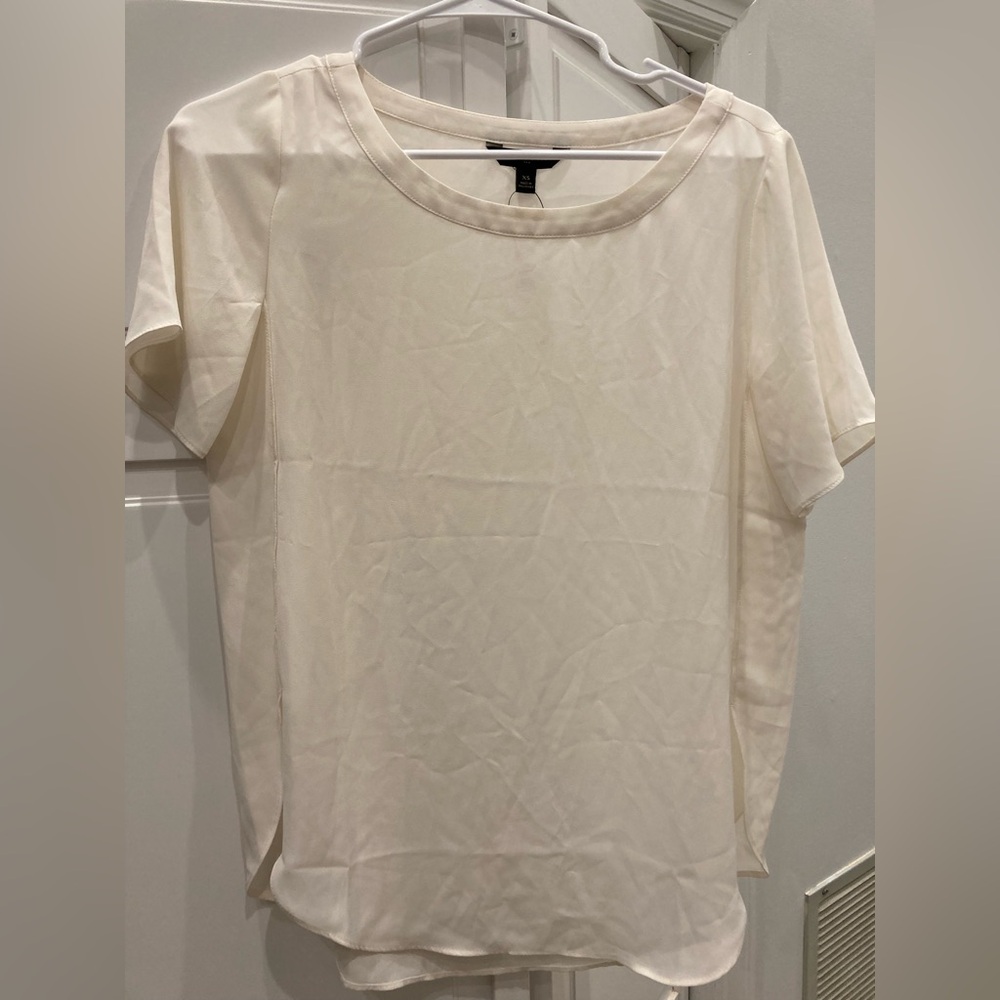 NWT XS Banana Republic White Blouse
